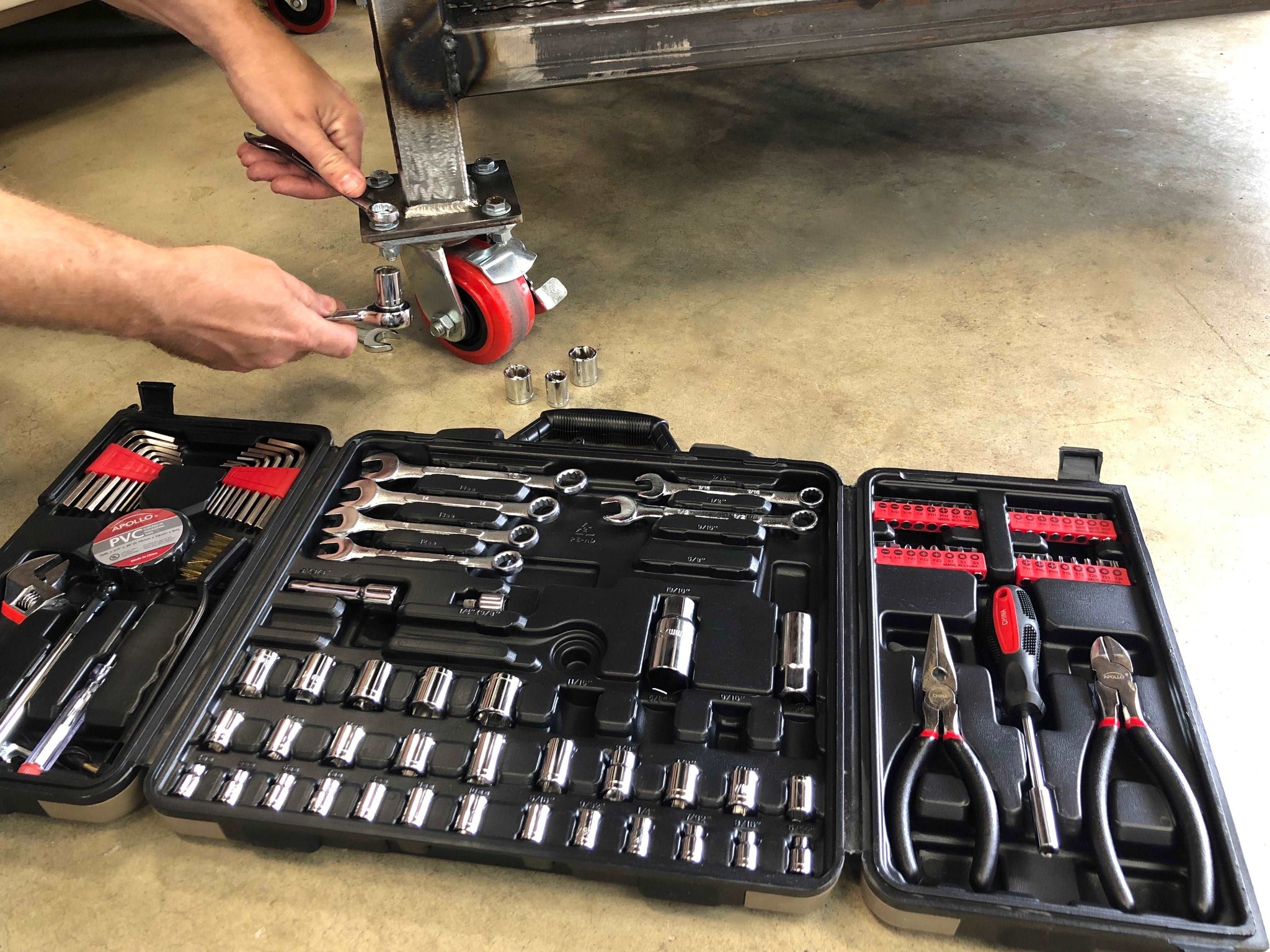 Metric and SAE 101 Piece Best Value Mechanics Tool Kit Apollo Tools