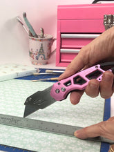 Apollo Tools pink utility knife, box cutter, easy open and easy blade change for DIY projects and Crafts. Blades are easy to find and replace